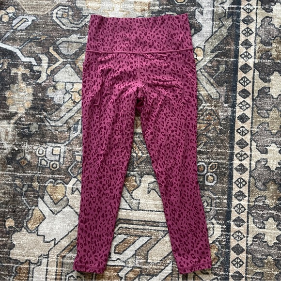 Athleta Salutation Stash Pocket II 7/8 Tight Dot Leopard Vintage leggings - Picture 4 of 7